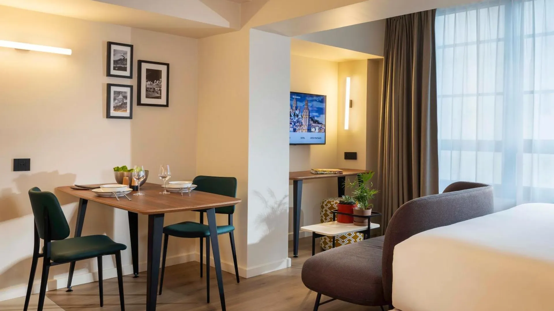 Yuna Montmartre - Aparthotel París