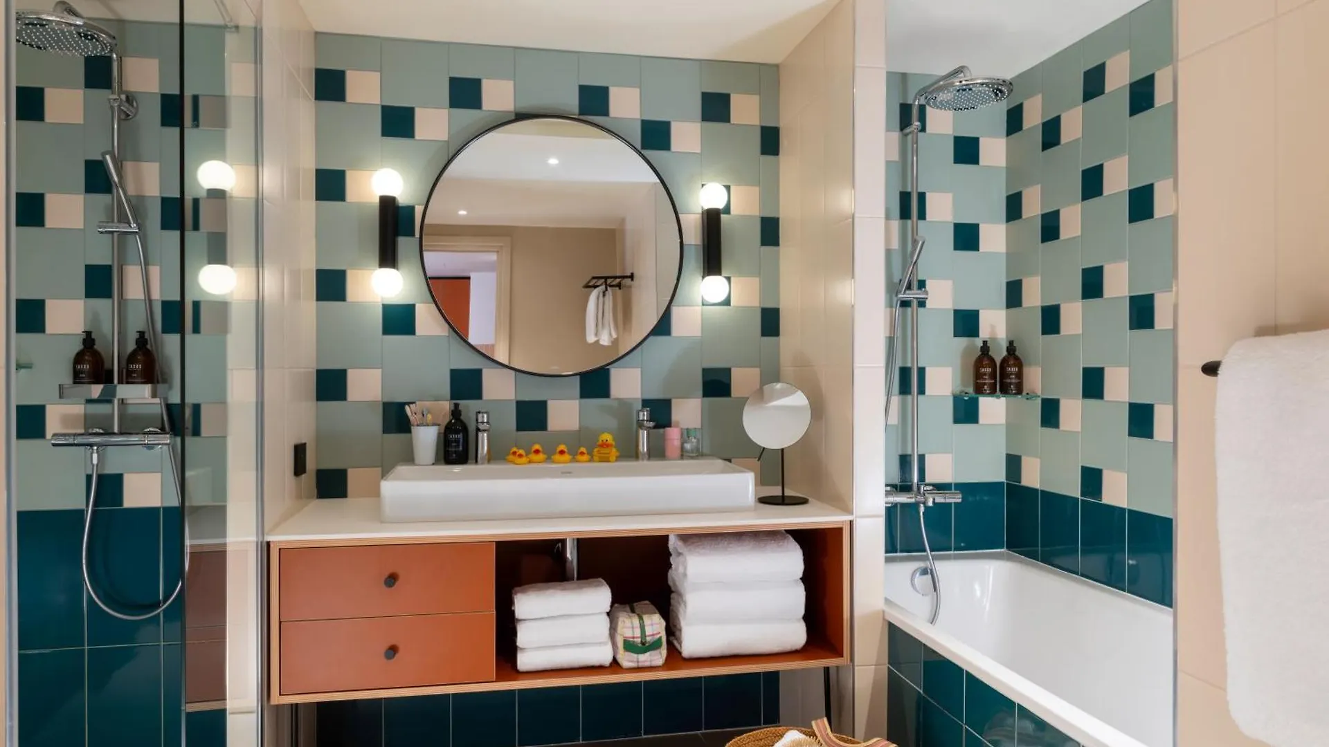 Yuna Montmartre - Aparthotel París