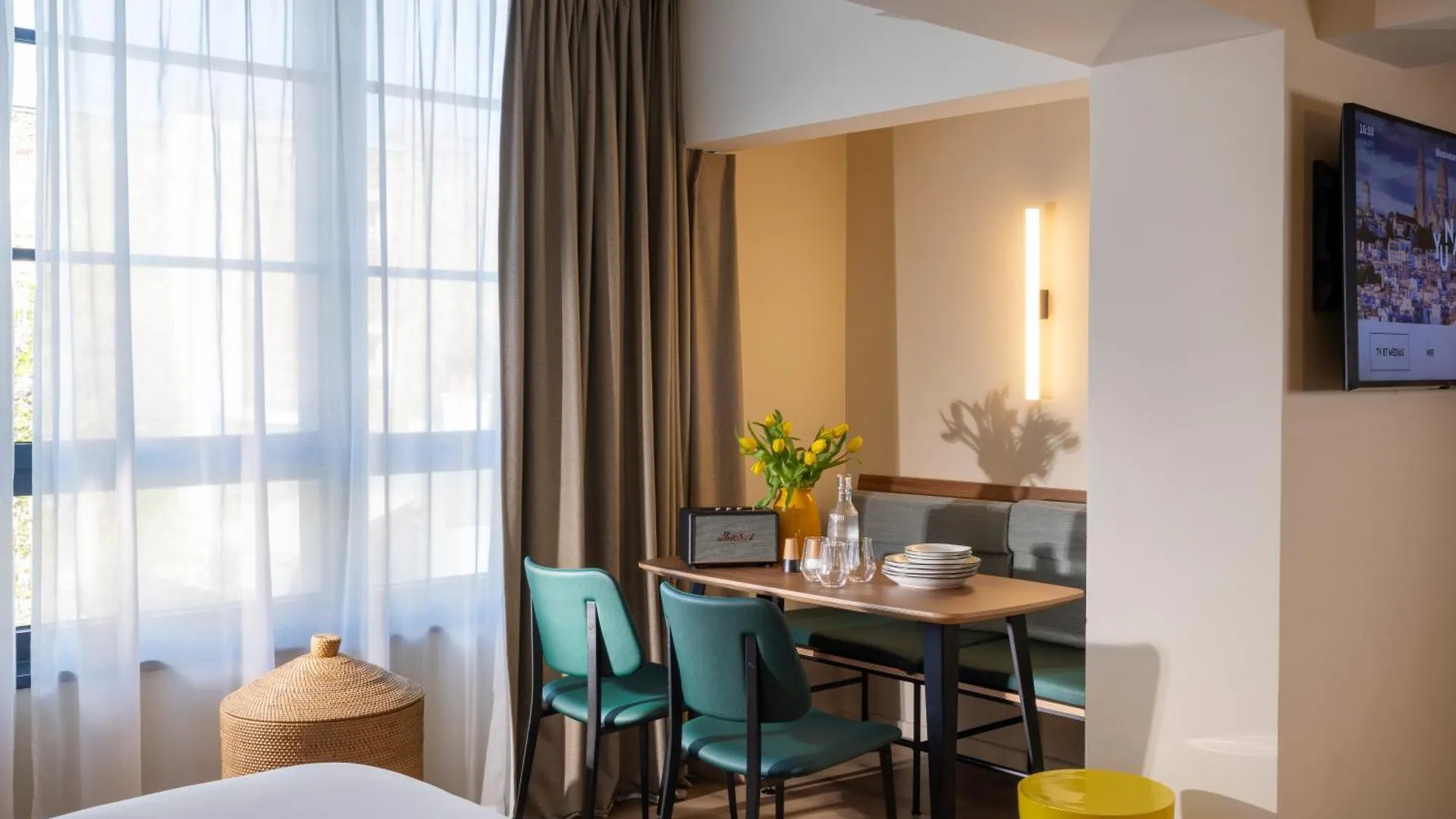 Yuna Montmartre - Aparthotel Paris 4*,
